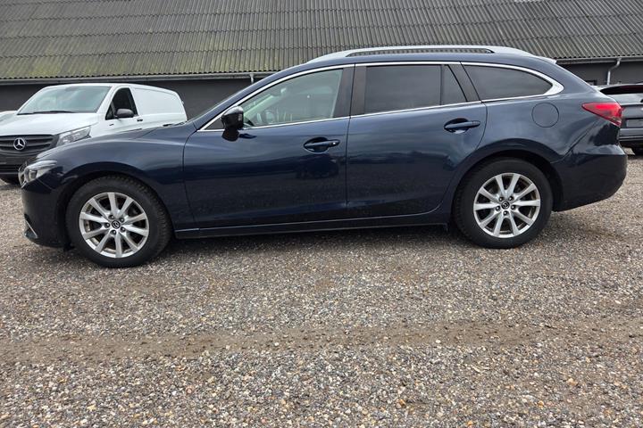 Blå Mazda 6 fra 2016