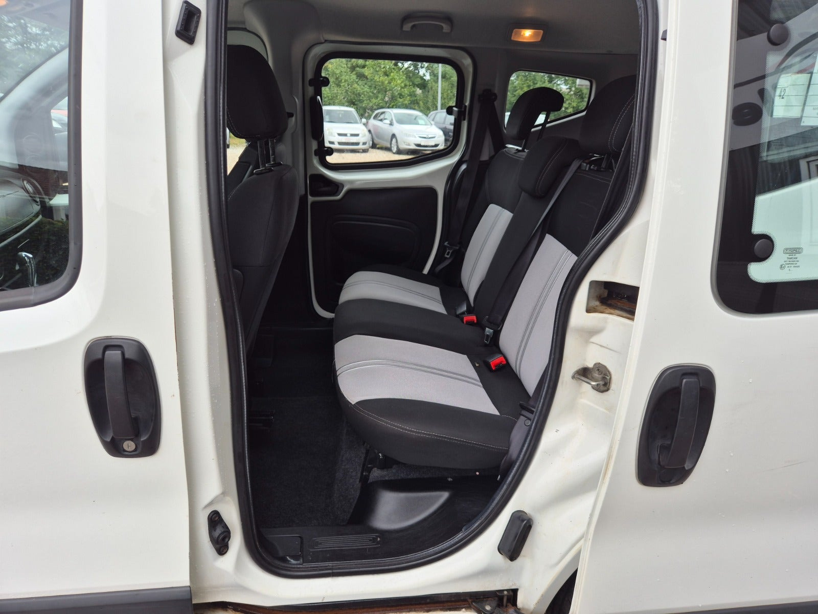 Grøn Fiat Qubo fra 2015