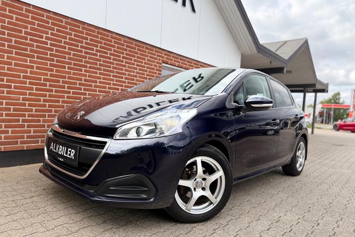 Blå Peugeot 208 fra 2016