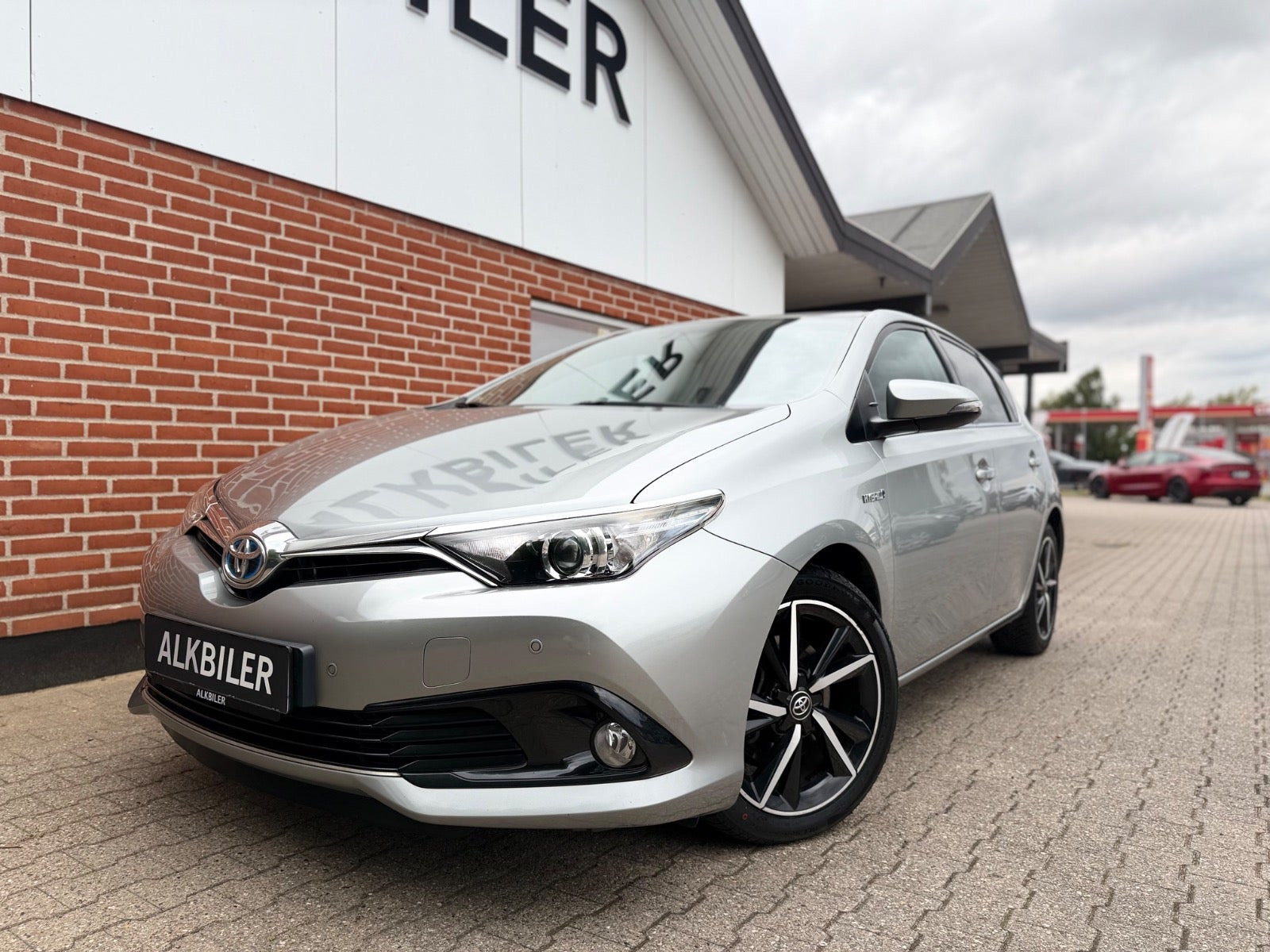 Beige Toyota Auris fra 2017