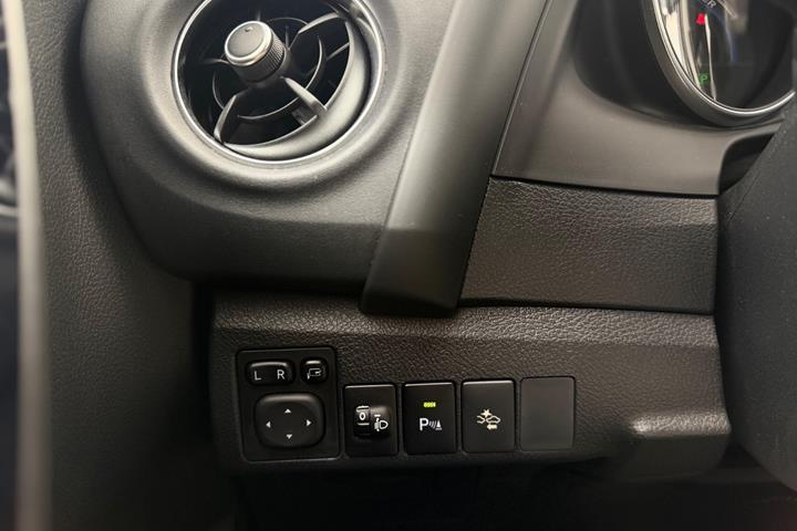 Beige Toyota Auris fra 2017