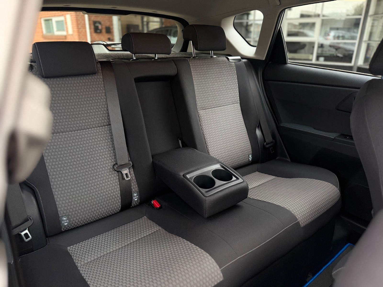 Beige Toyota Auris fra 2017