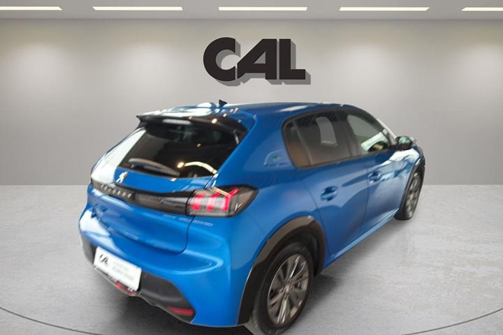 Blå Peugeot e-208 fra 2022