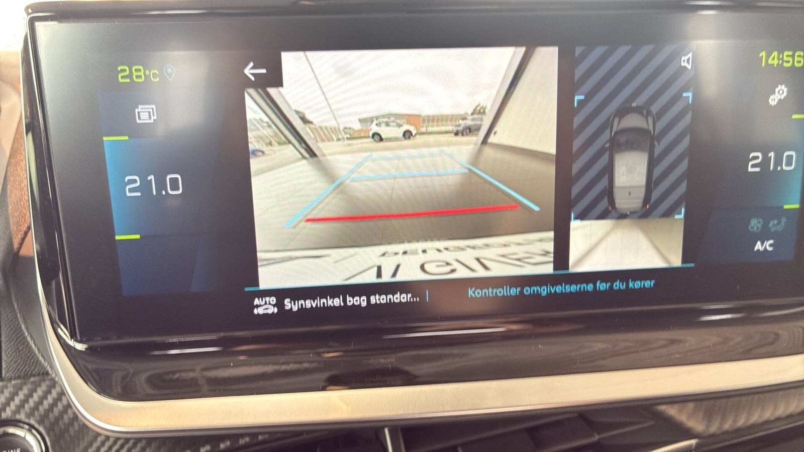 Blå Peugeot e-208 fra 2022