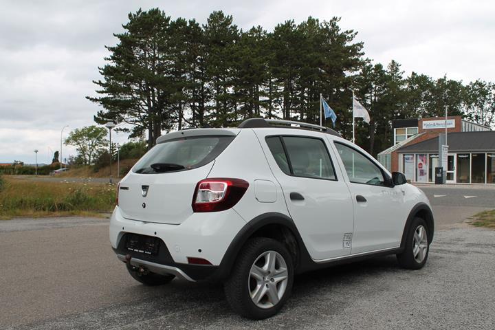 Hvid Dacia Sandero fra 2015