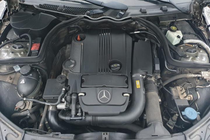 Grå Mercedes C160 fra 2011