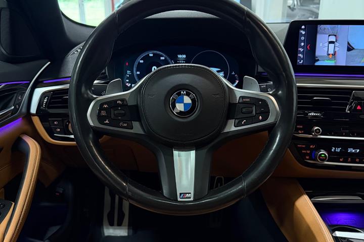 Hvid BMW 530d fra 2019