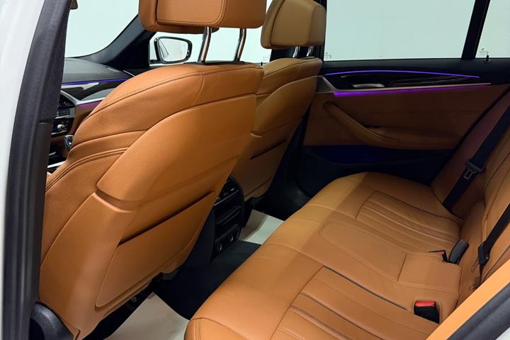 Hvid BMW 530d fra 2019