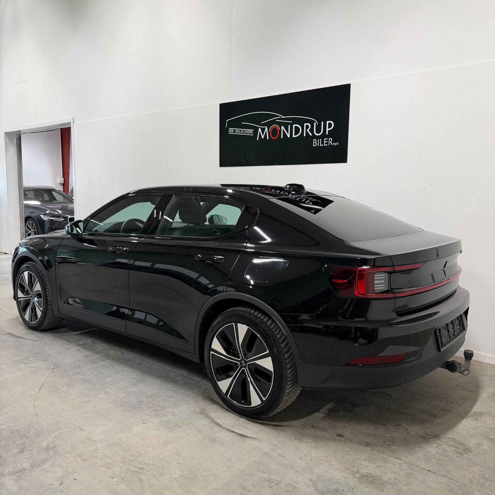 Sort Polestar 2 fra 2023