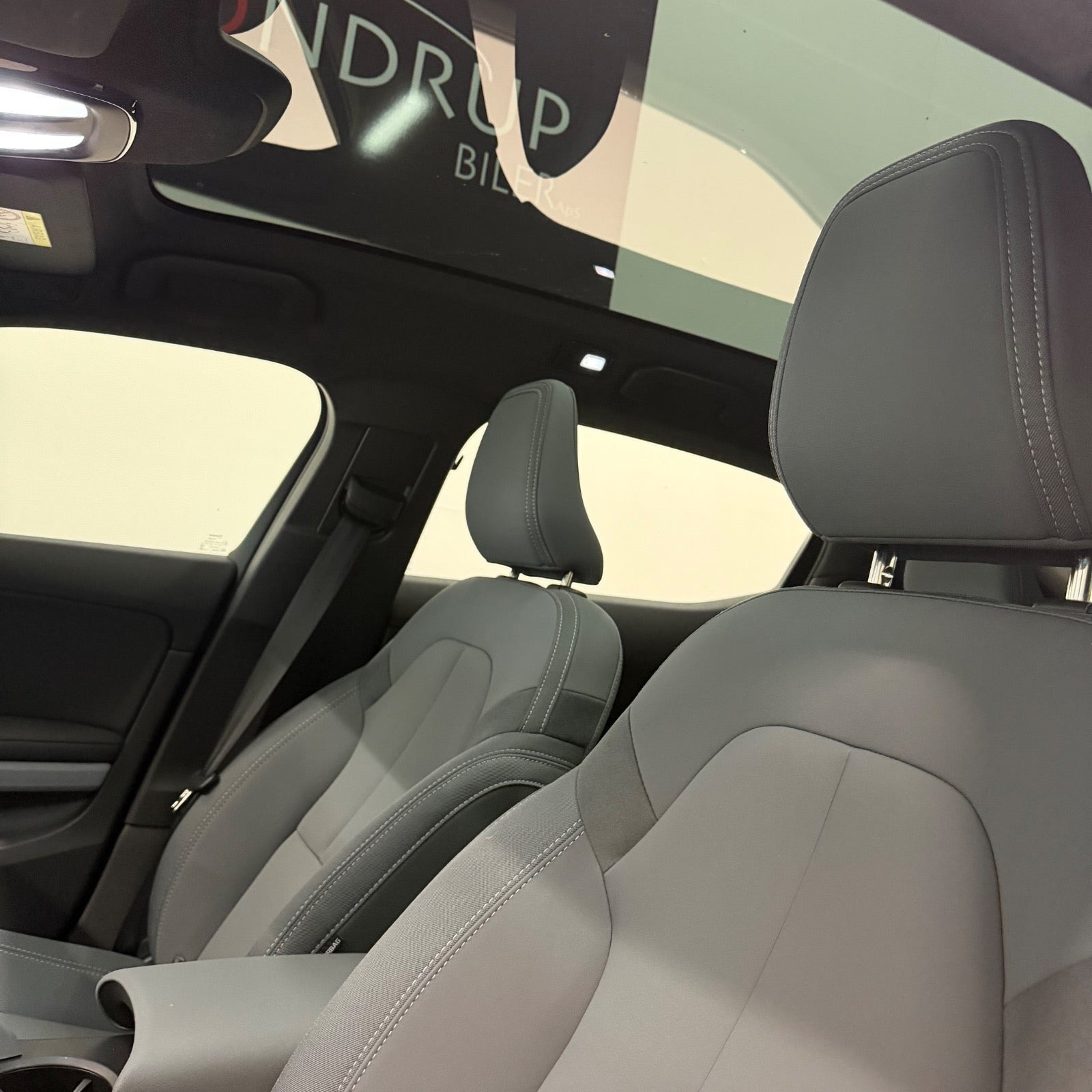 Sort Polestar 2 fra 2023