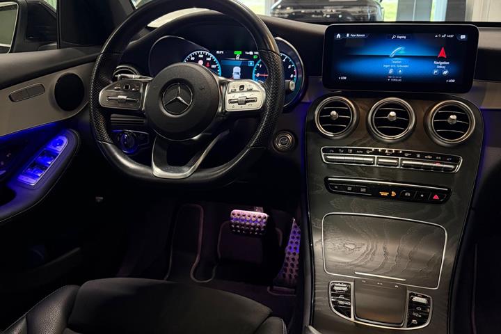 Sort Mercedes GLC300 de fra 2022