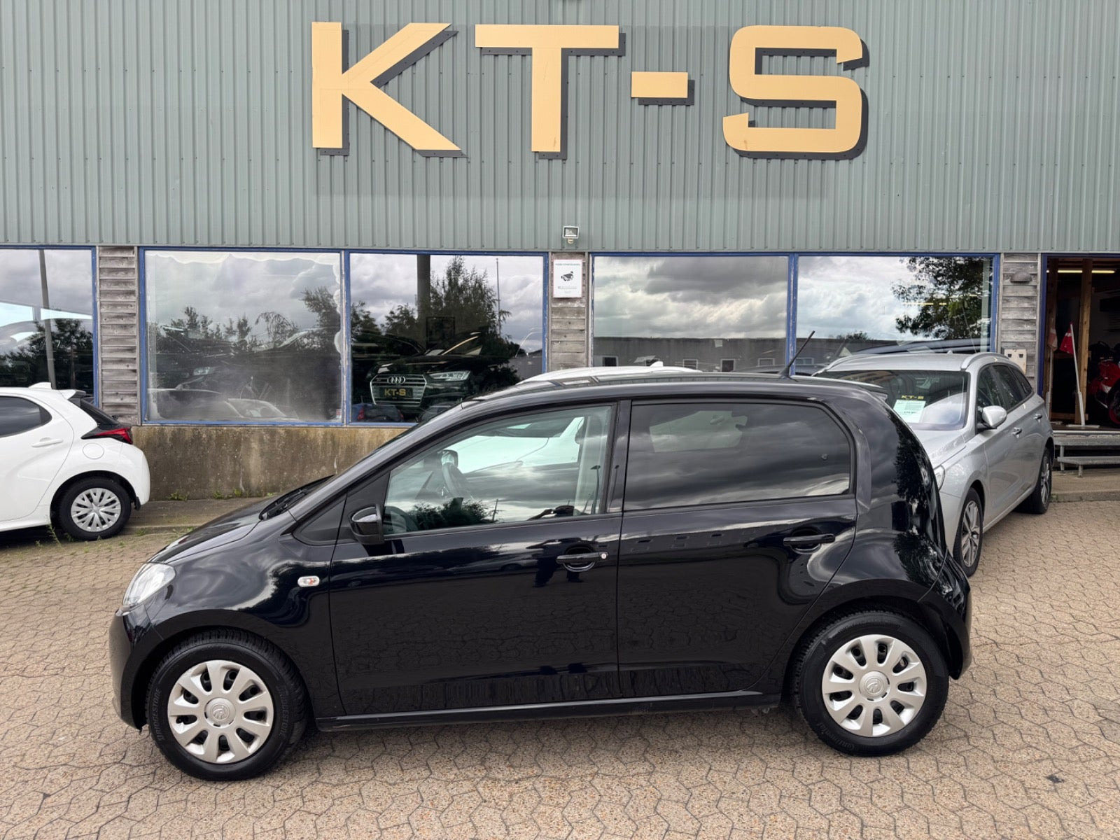 Sort Skoda Citigo fra 2014
