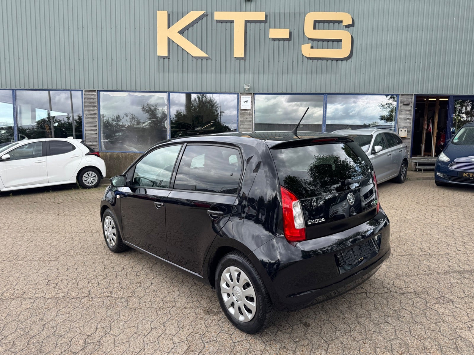 Sort Skoda Citigo fra 2014