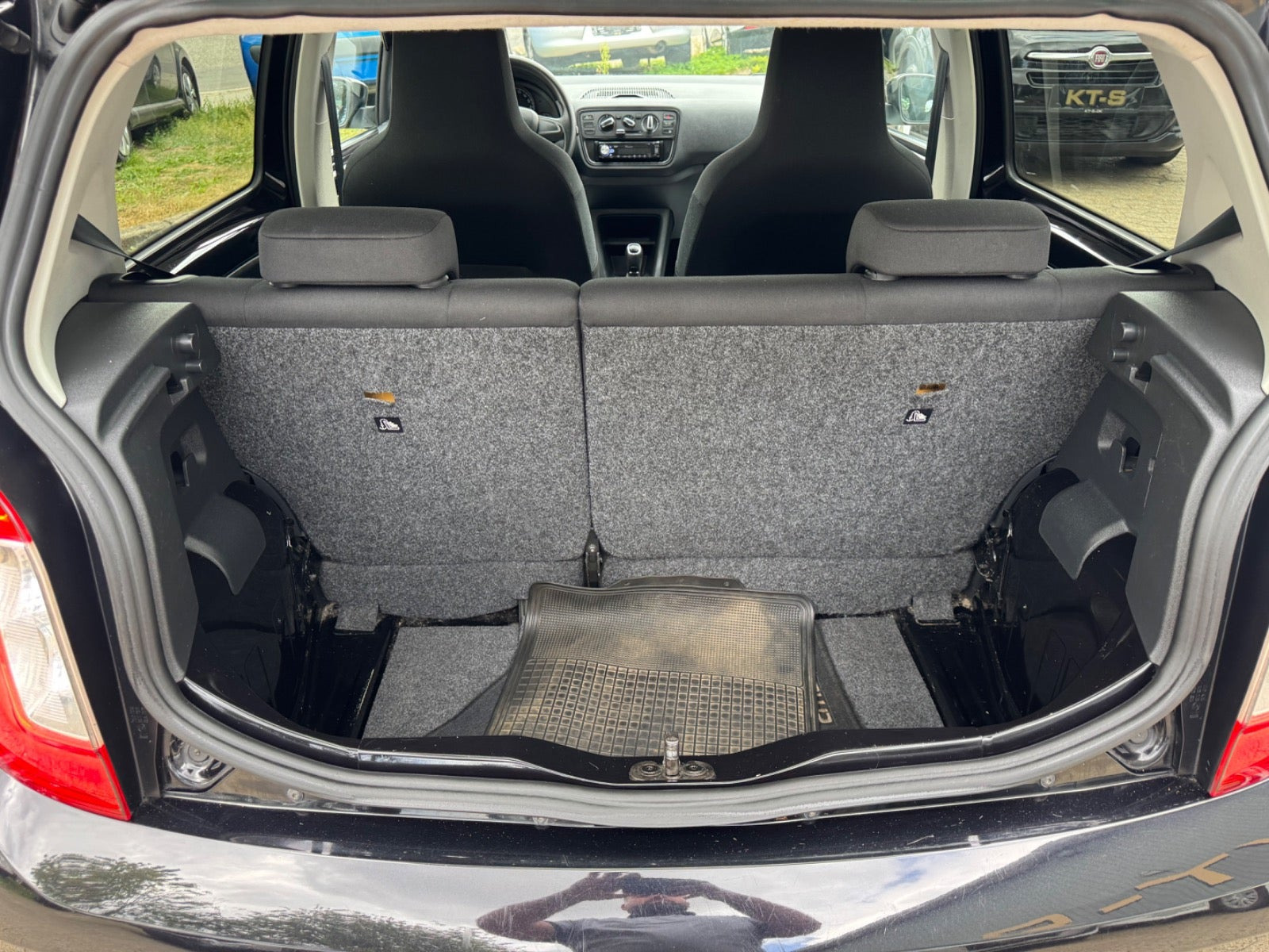 Sort Skoda Citigo fra 2014