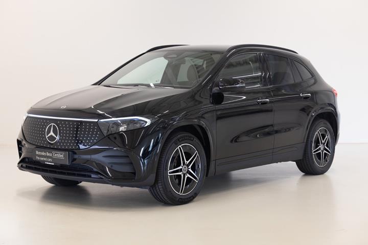 Sort Mercedes EQA350 fra 2025 set udefra