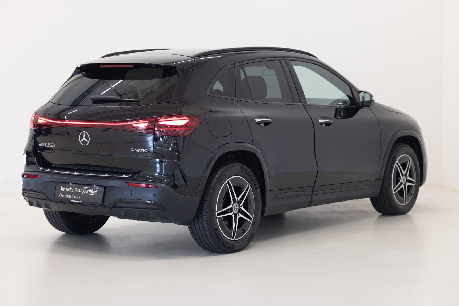 Sort Mercedes EQA350 fra 2025