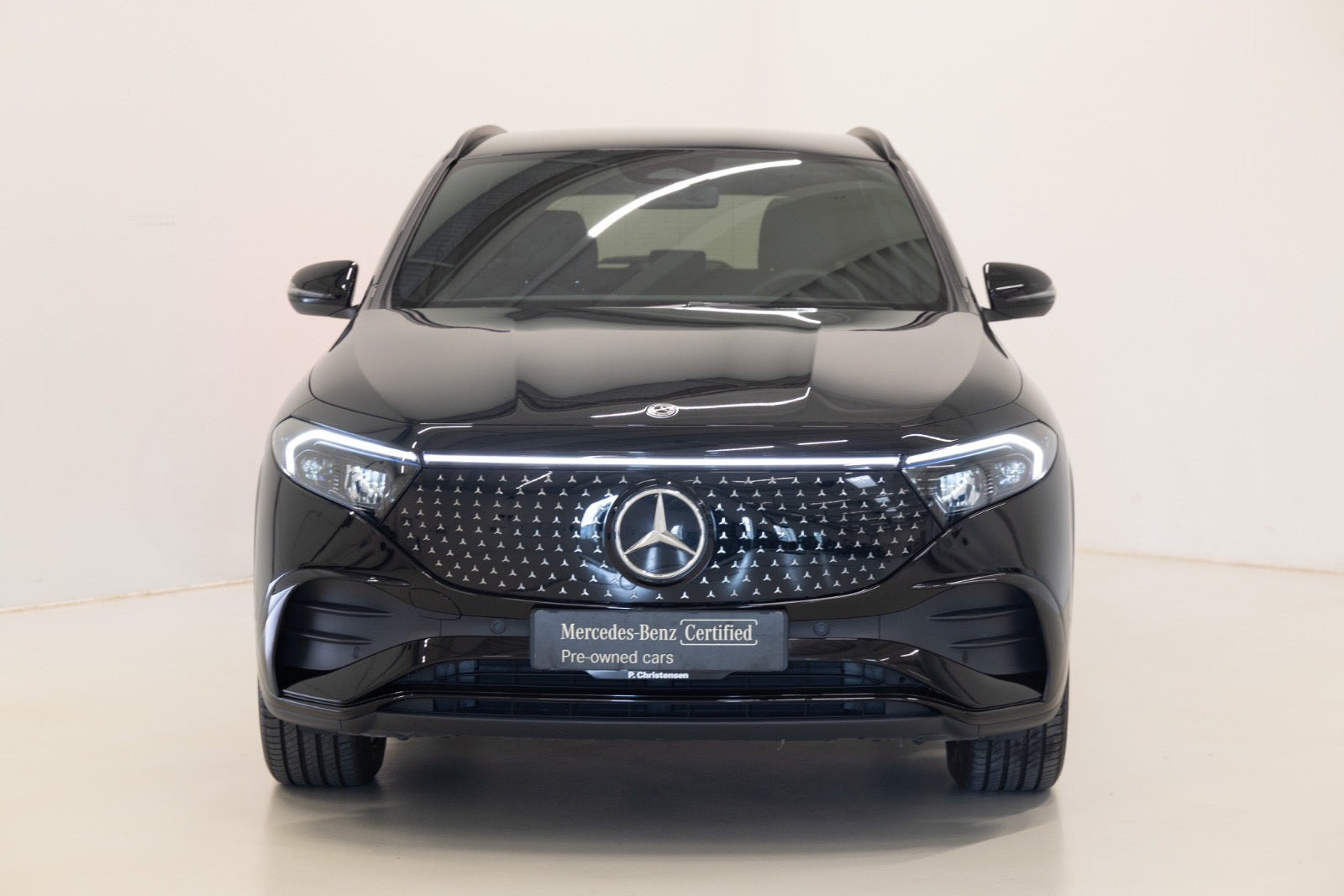 Sort Mercedes EQA350 fra 2025