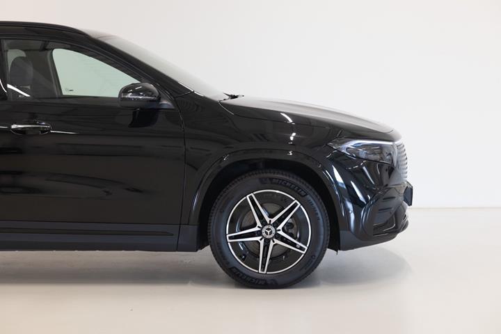 Sort Mercedes EQA350 fra 2025