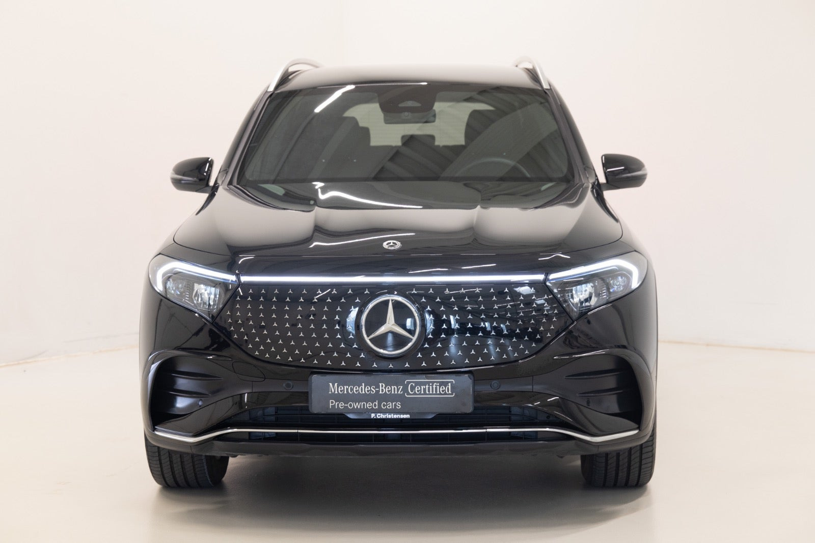 Sort Mercedes EQB250+ fra 2025
