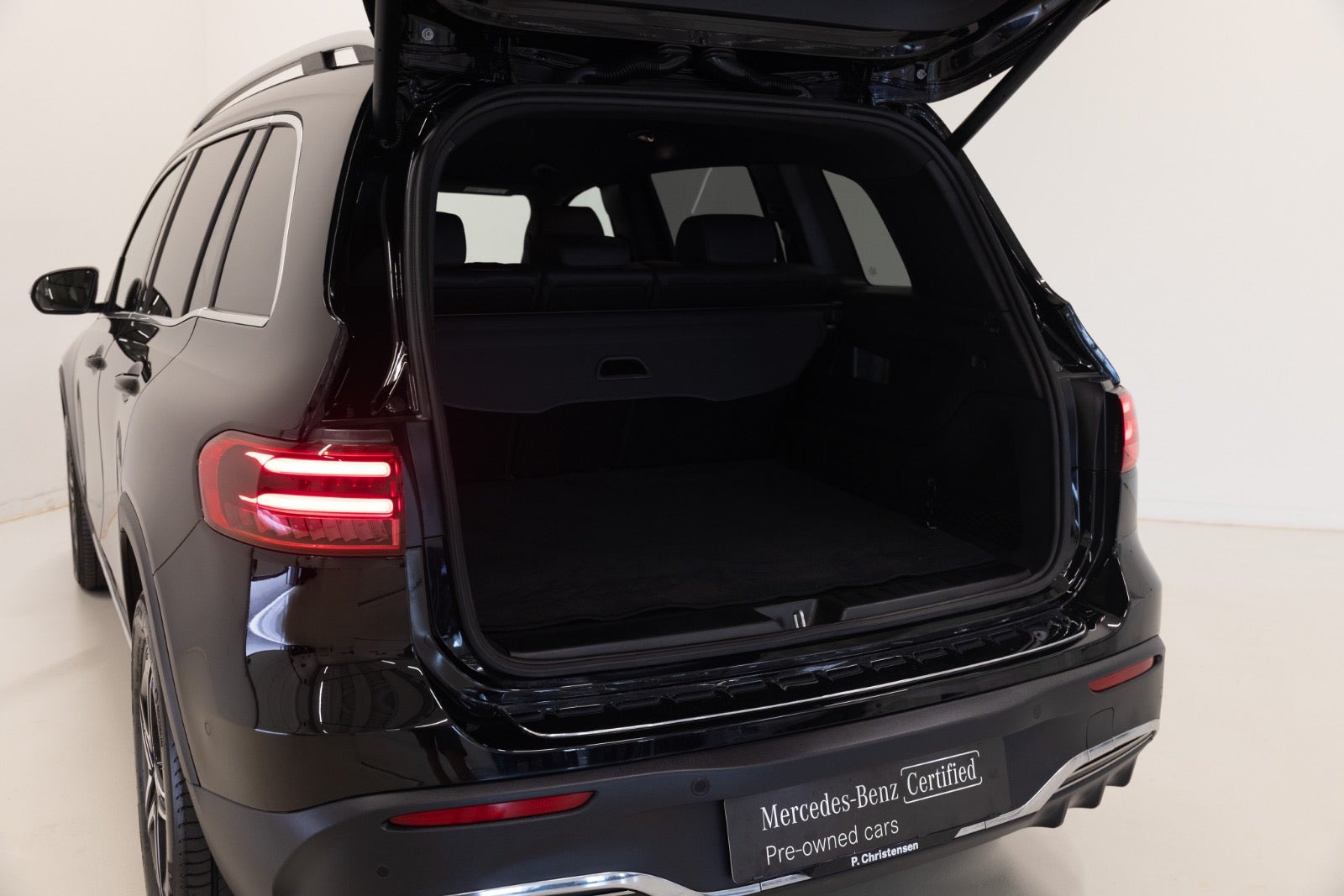 Sort Mercedes EQB250+ fra 2025
