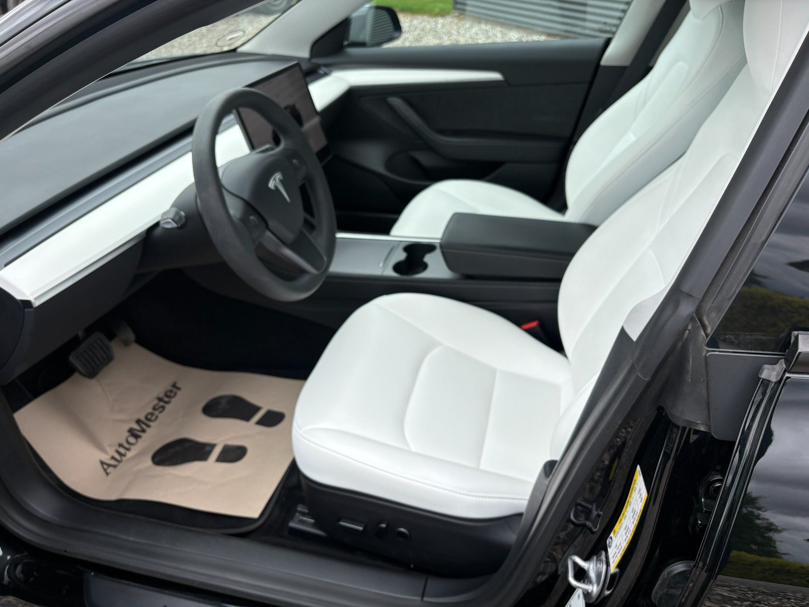 Sort Tesla Model 3 fra 2023