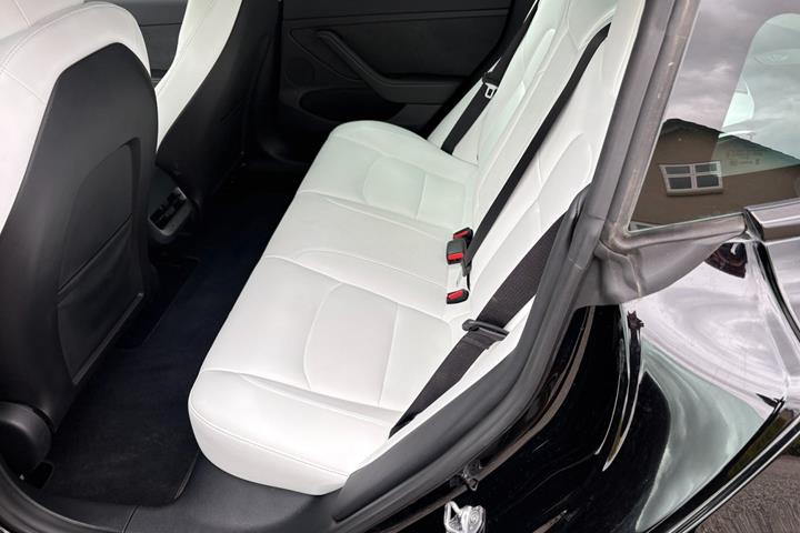 Sort Tesla Model 3 fra 2023