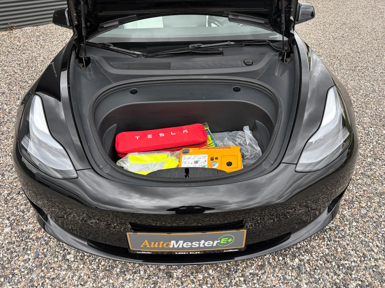 Sort Tesla Model 3 fra 2023