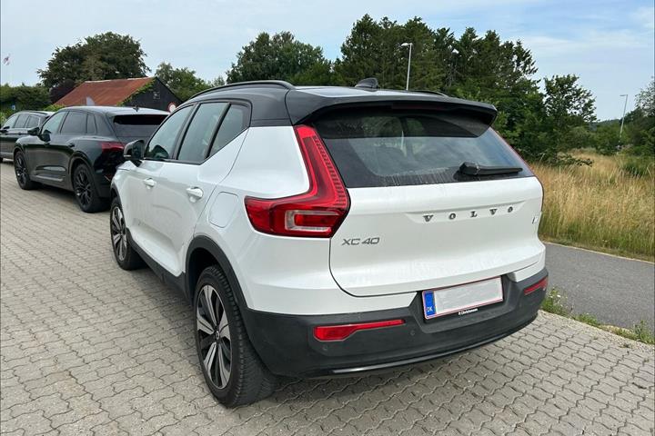 Hvid Volvo XC40 fra 2022