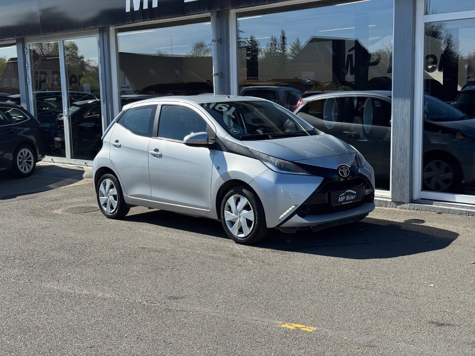 Sølv Toyota Aygo fra 2015