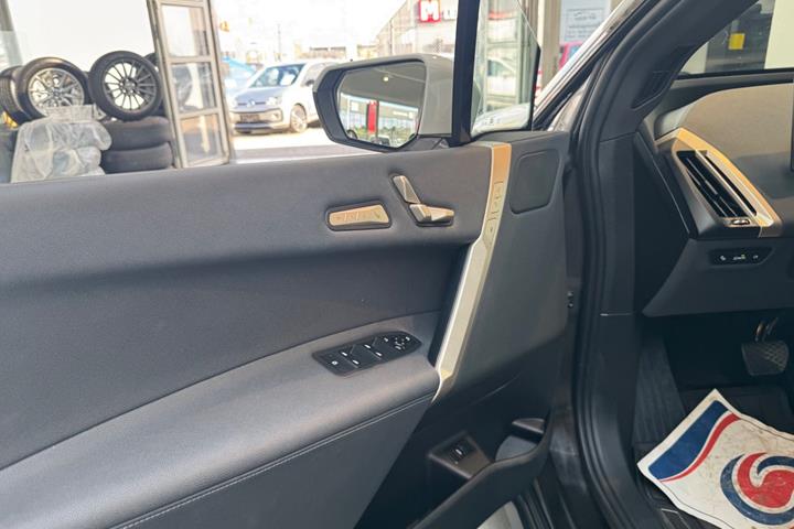 Hvid BMW iX fra 2022