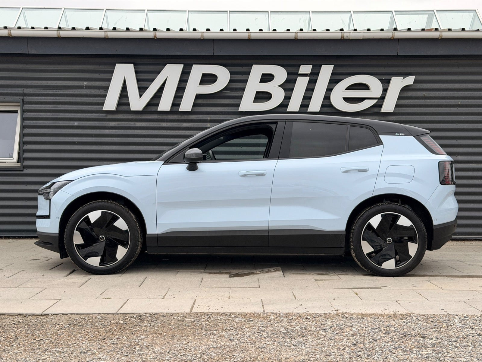 Blå Volvo EX30 fra 2024