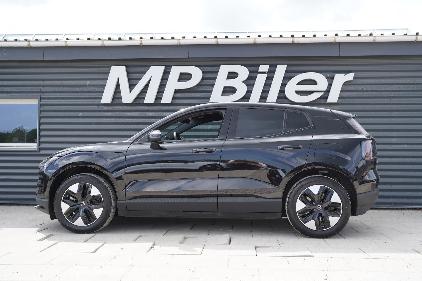 Sort Volvo EX30 fra 2025