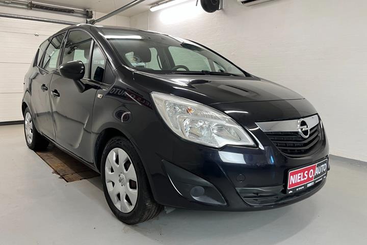Sort Opel Meriva fra 2012