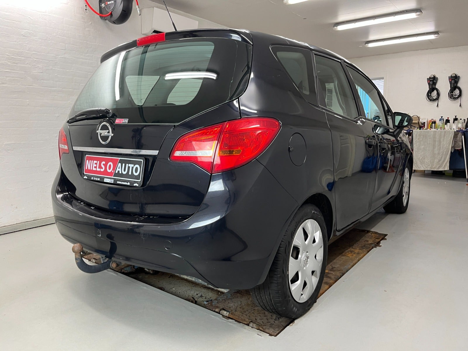Sort Opel Meriva fra 2012