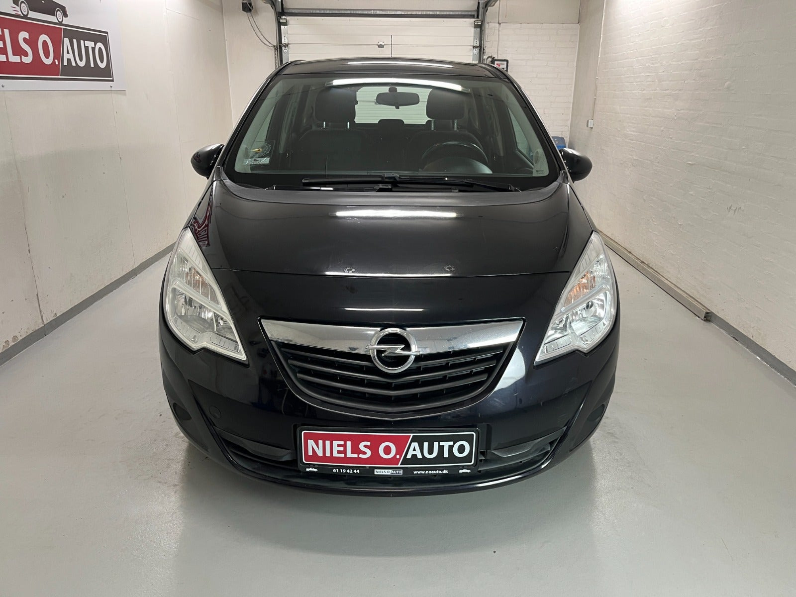 Sort Opel Meriva fra 2012