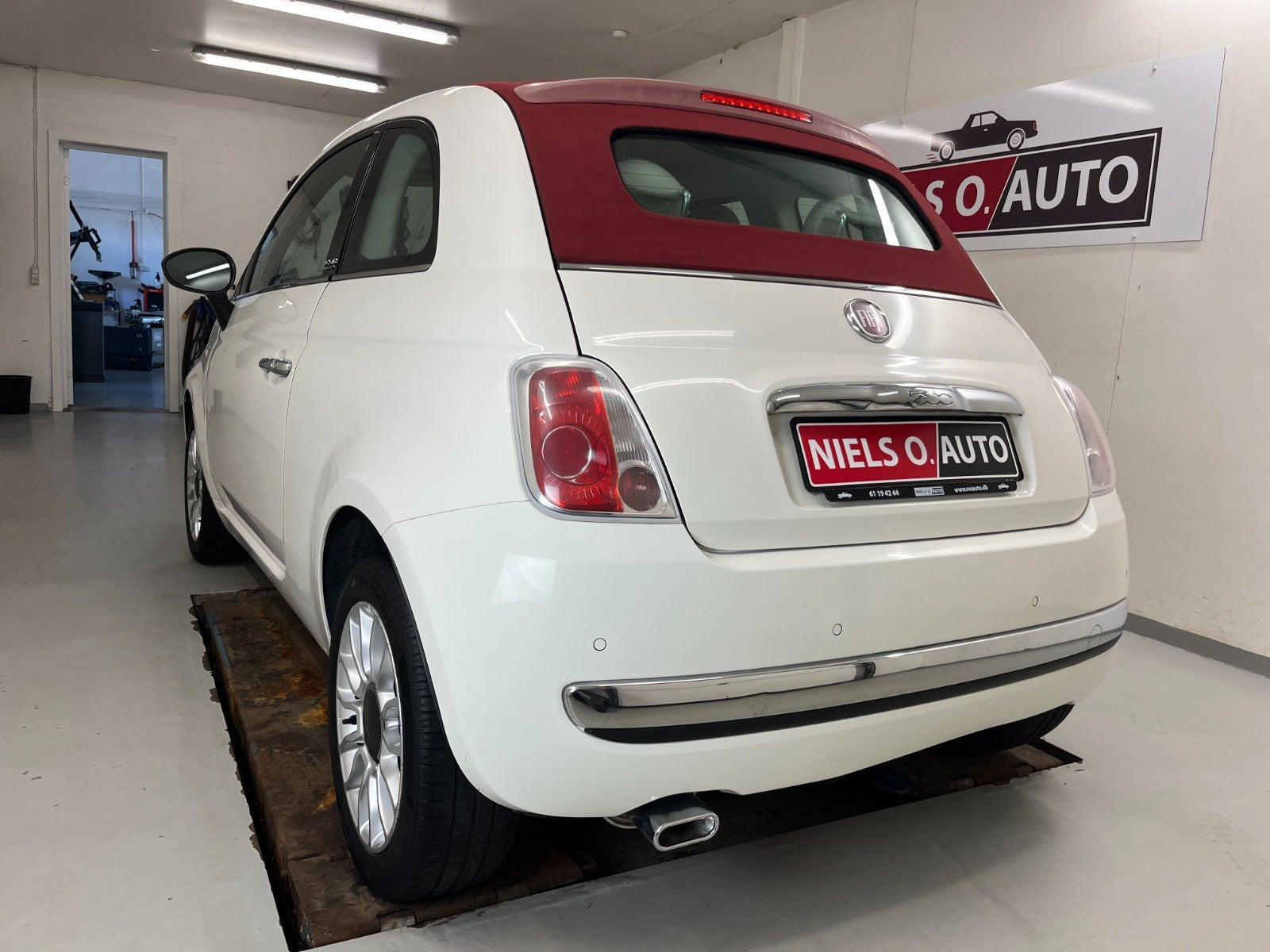 Hvid Fiat 500C fra 2011