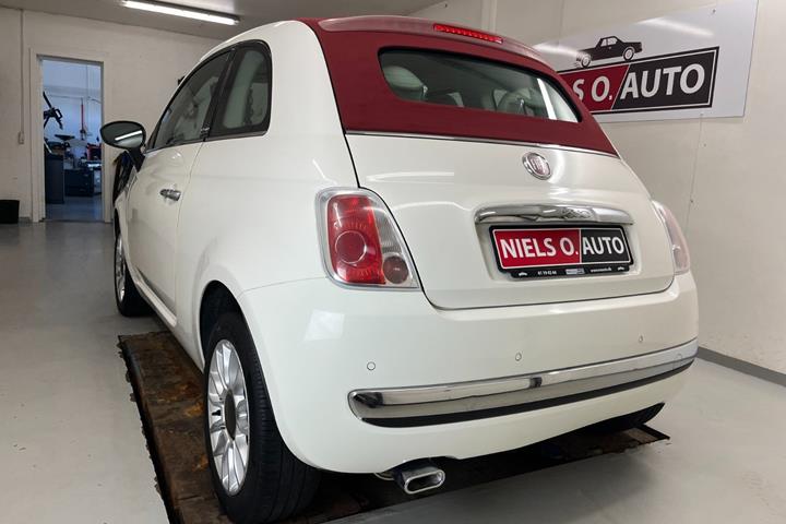 Hvid Fiat 500C fra 2011