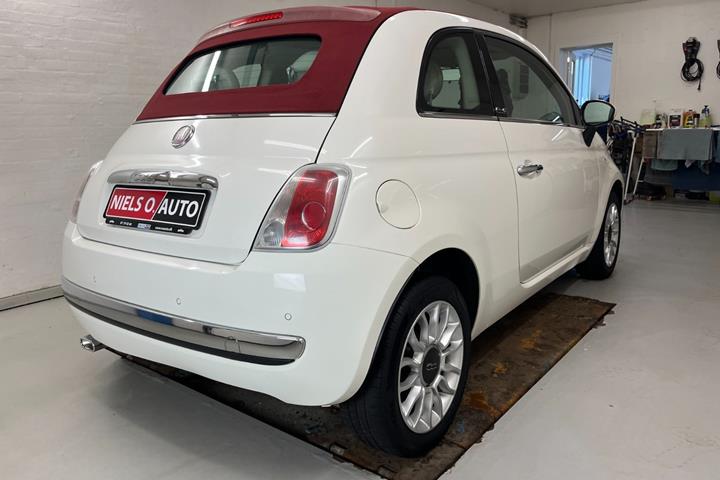 Hvid Fiat 500C fra 2011
