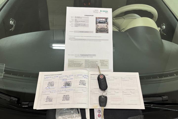 Hvid Fiat 500C fra 2011