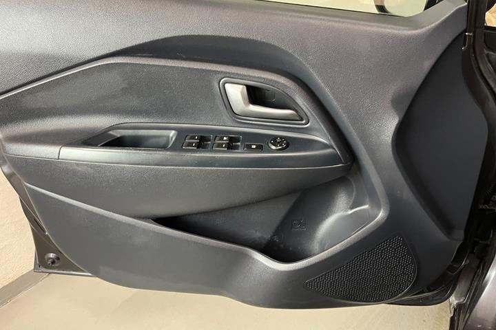 Grå Kia Rio fra 2015