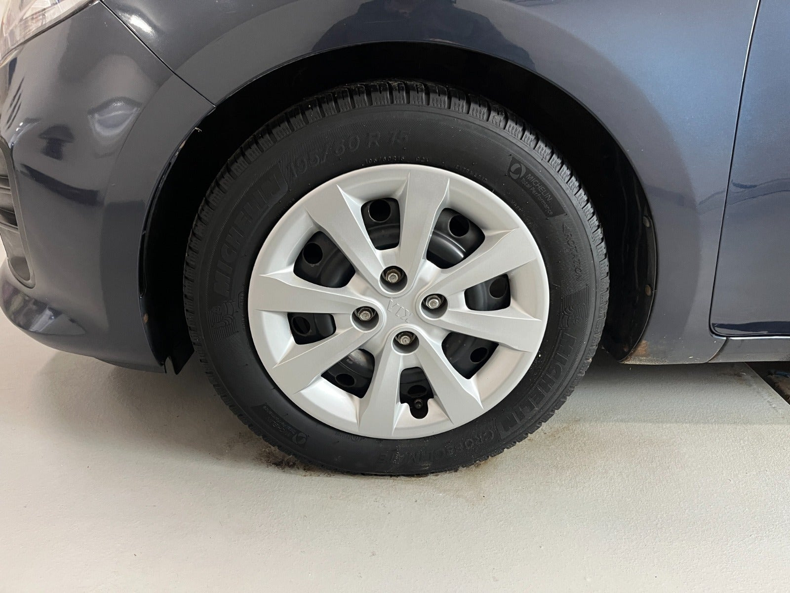 Blå Kia Rio fra 2016