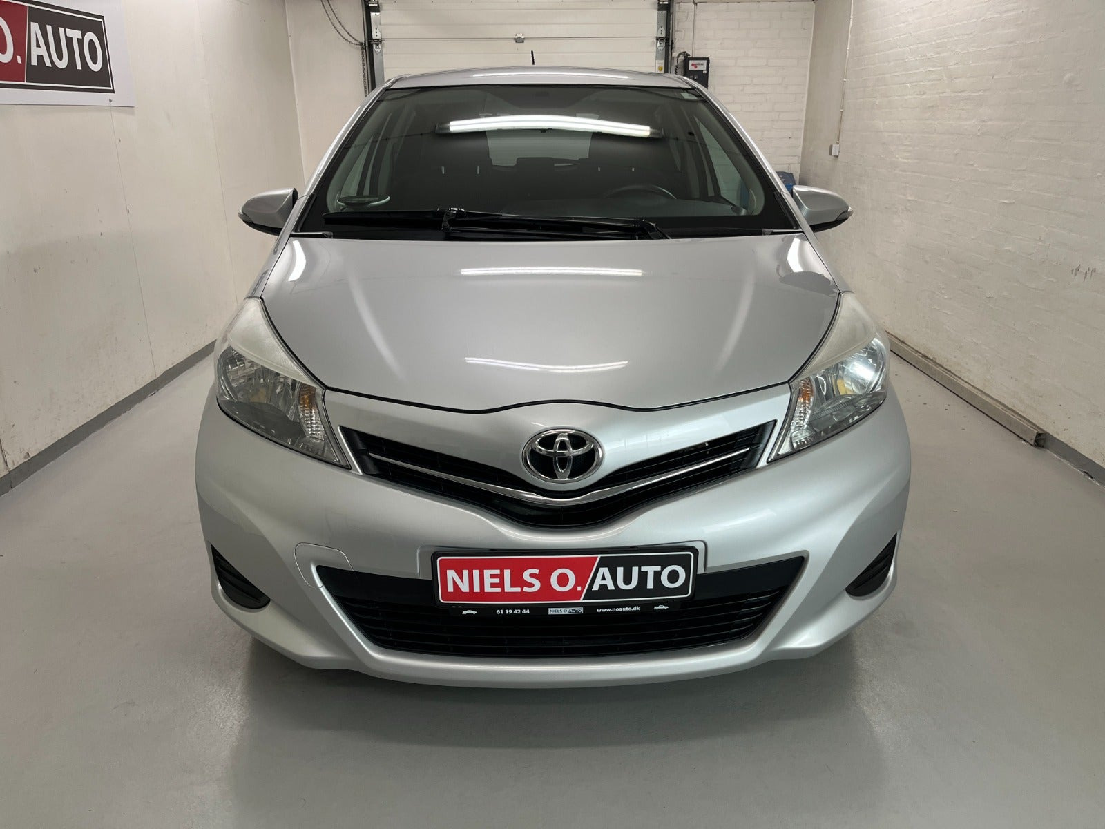 Sølv Toyota Yaris fra 2012