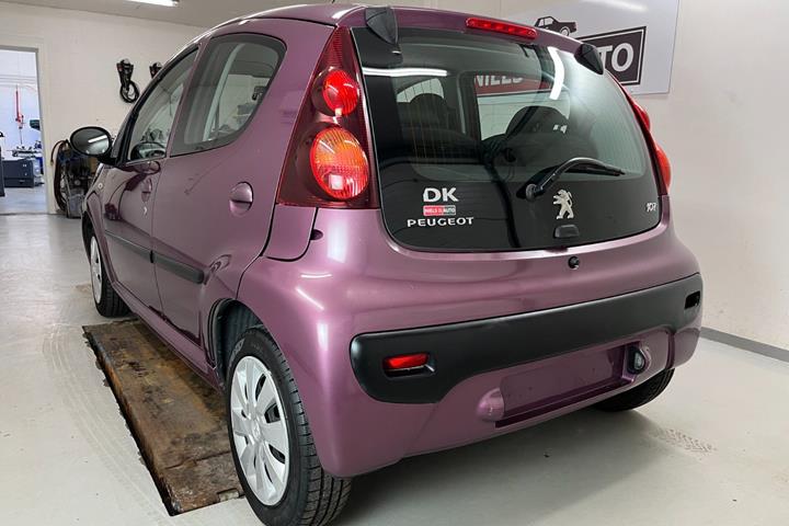 Lilla Peugeot 107 fra 2013