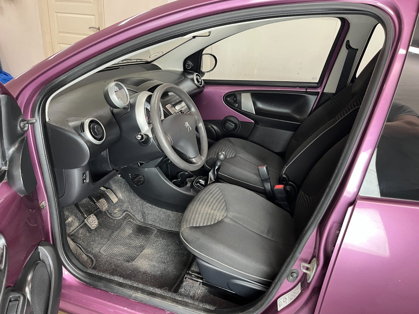Lilla Peugeot 107 fra 2013