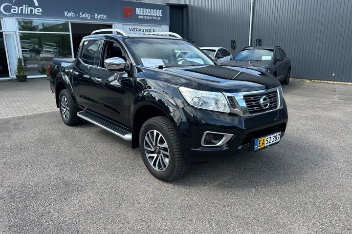 Sort Nissan Navara fra 2016