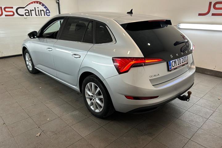 Sølv Skoda Scala fra 2019