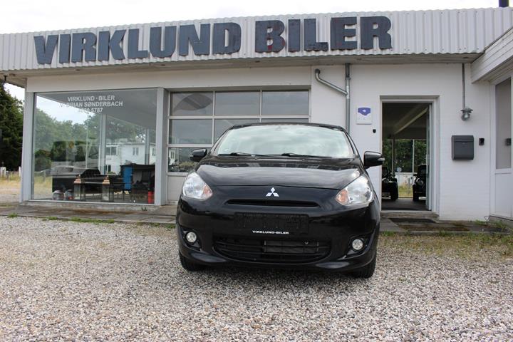 Sort Mitsubishi Space Star fra 2016
