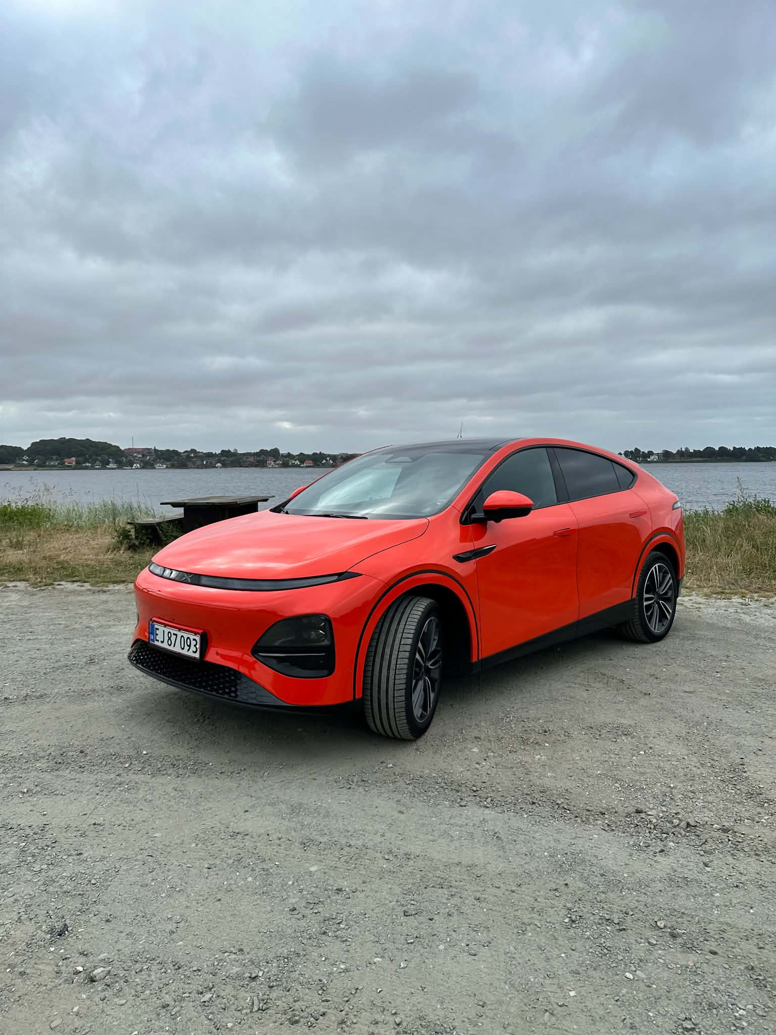 Orange Xpeng G6 fra 2025