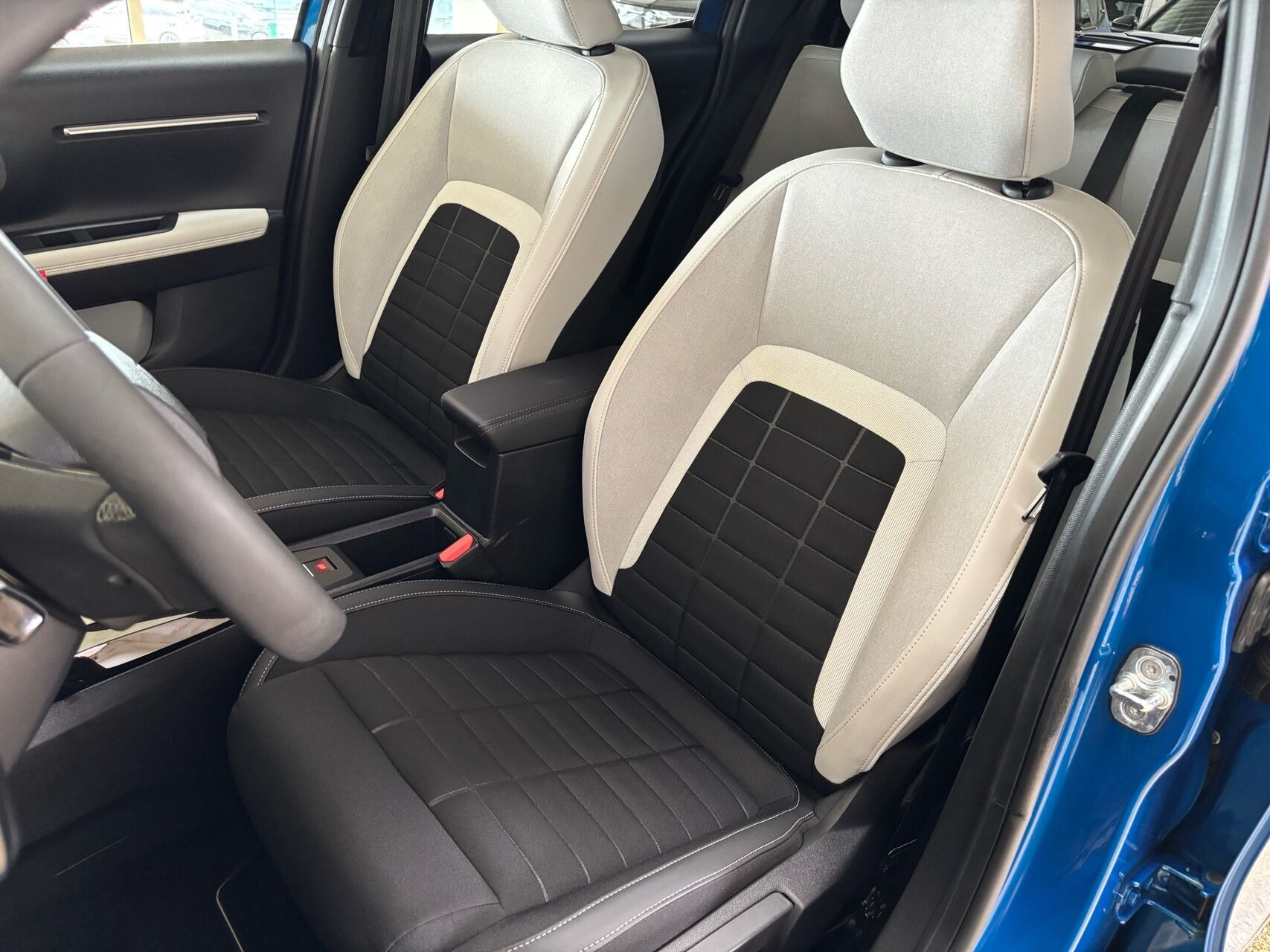 Blå Citroën ë-C3 fra 2025