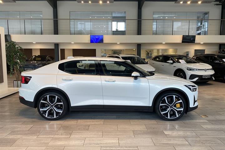 Hvid Polestar 2 fra 2023